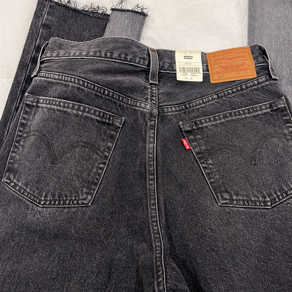 Levis - Picture 5 of 5